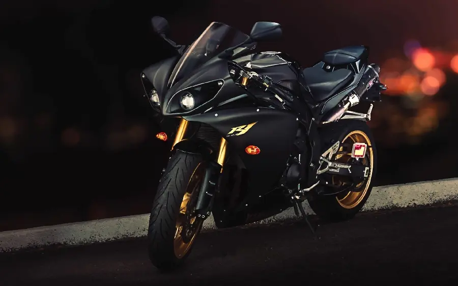 عکس موتور سیکلت زیبای یاماها آر وان yamaha r1