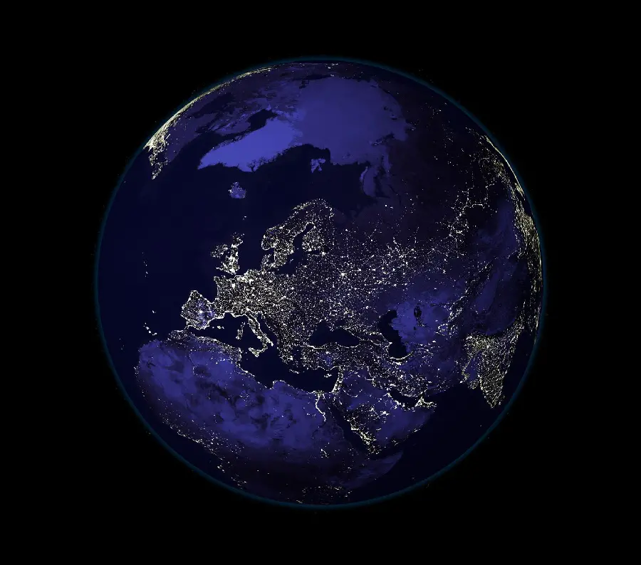 عکس دیدنی کره کامل زمین در شب برای پس زمینه لپتاپ