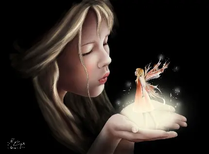 عکس اچ دی فرشته بالدار در دستان دختربچه کوچک