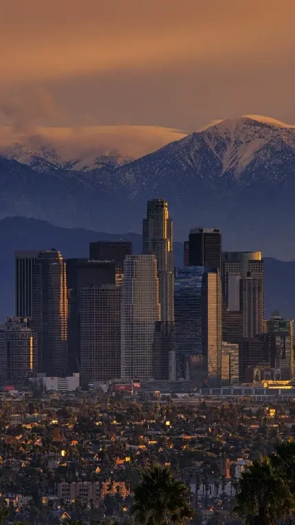 تصویر زمینه مرکز شهر لس آنجلس با برج های بلند برای موبایل