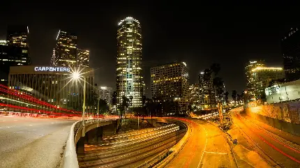 عکس پروفایل شهر لس آنجلس با برج های مشهور و ساختمان کارپنترز