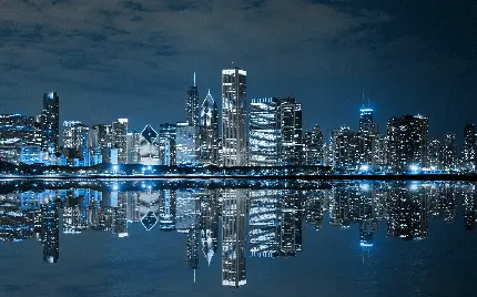 تصویر زمینه شهر زیبا و چراغانی با ساختمانها و برج های بلند برای ویندوز 11