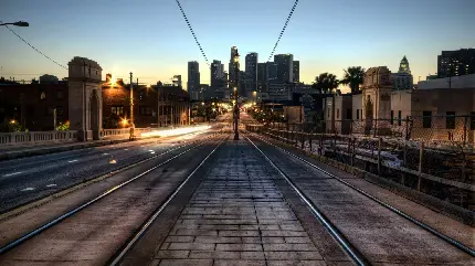 تصویر زمینه مرکز شهر لس آنجلس با برج های بلند در پس زمینه