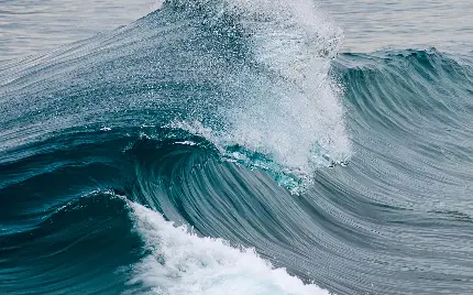 عکس جالب از امواج خروشان زیبا در اقیانوس با کیفیت بالا