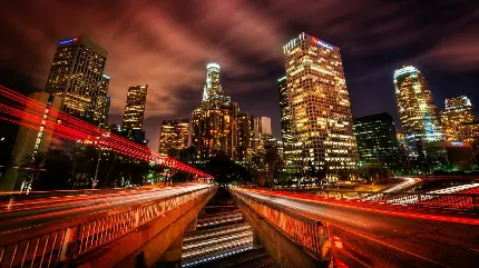 عکس شب از مرکز شهر لس آنجلس با ساختمان اتحادیه بانک پلازا