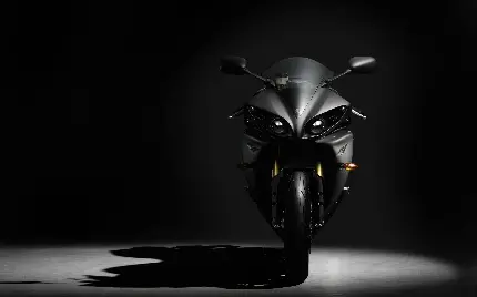 عکس موتور سیکلت حرفه ای یاماها با بک گراند تیره