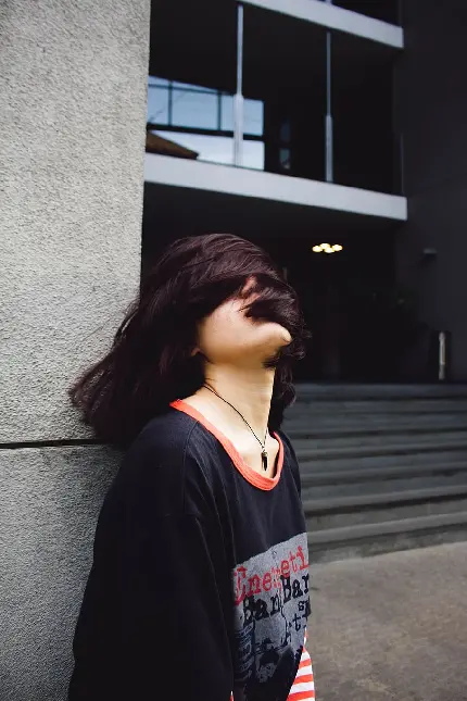 عکس زن در طبیعت شمال