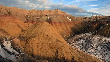 دانلود تصویر از تپه ها و صخره ها ی پارک ملی بدلندز