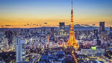 تصویر مرکز شهر توکیو با خود نمایی برج مخابراتی معروف برای پس زمینه لپ تاپ