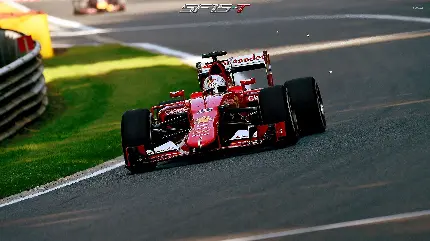 دانلود تصویر فوق العاده زیبا از فراری F1 در پیست مسابقه با کیفیت بالا