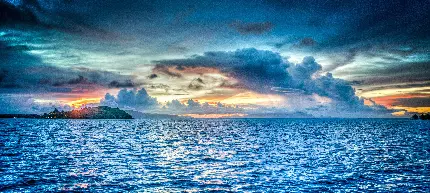 عکس دریای آبی و آسمان فوق العاده زیبا با کیفیت 8K
