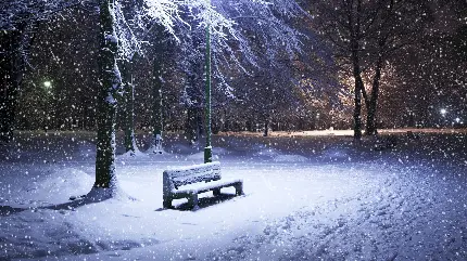 عکس نیمکت برفی در پارک و فصل زمستان برای پروفایل و پس زمینه گوشی