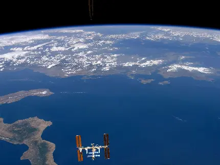بک گراند واقعی عکس لپ تاپ از کره زمین و پهنه های آبیش از ناسا