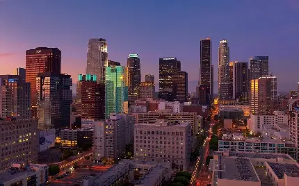 تصویر شهر لس آنجلس با برج ها و ساختمان های مهم اداری و تجاری
