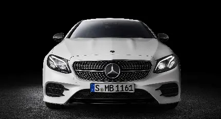 تصویر زمینە ی با کیفیت و سیاە و سفید از مرسدس بنز E300