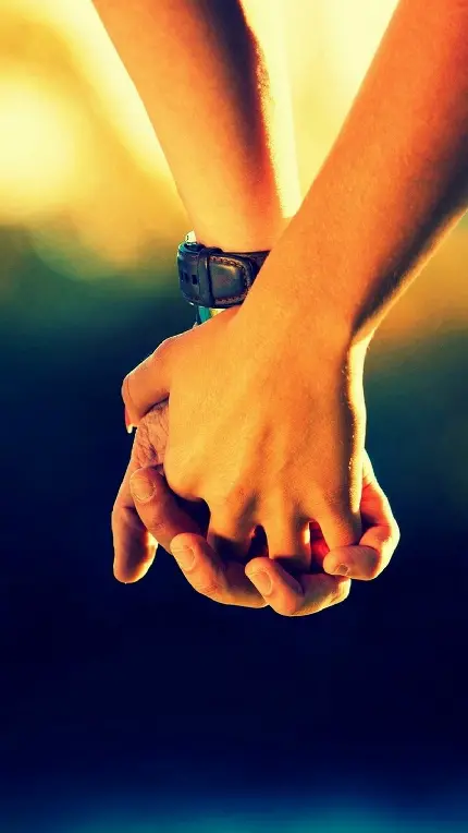عکس عاشقانه و احساسی دست در دست هم نهادن دو عاشق در روز ولنتاین 2022
