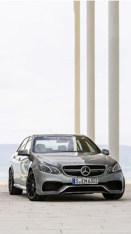 چاپ پوستر مرسدس AMG E63 نقرە ای رنگ و بسیار زیبا باکیفیت ‌HD