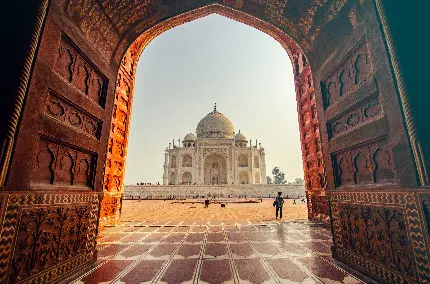 عکس ورودی تاج محل یکی از مکان های دیدنی هند برای گردشگران