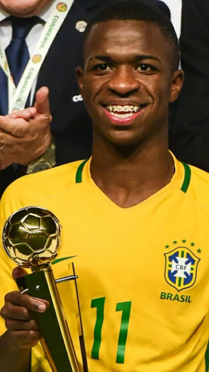عکس وینیسیوس جونیور در تیم ملی برزیل با لباس زرد رنگ