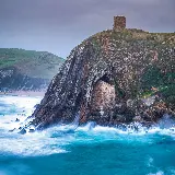 عکس صخره ساحلی تاریخی در اسپانیا با کیفیت 9K مخصوص کامپیوتر