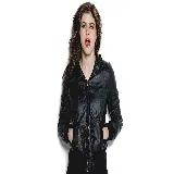 چاپ قاب موبایل و گوشی تصویر پس زمینه جدید الکساندرا داداریو Alexandra Daddario با بک گراند سفید روشن
