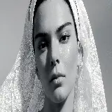 چاپ قاب موبایل و گوشی عکس ساده و بدون آرایش و میکاپ Kendall Jenner کندال جنر