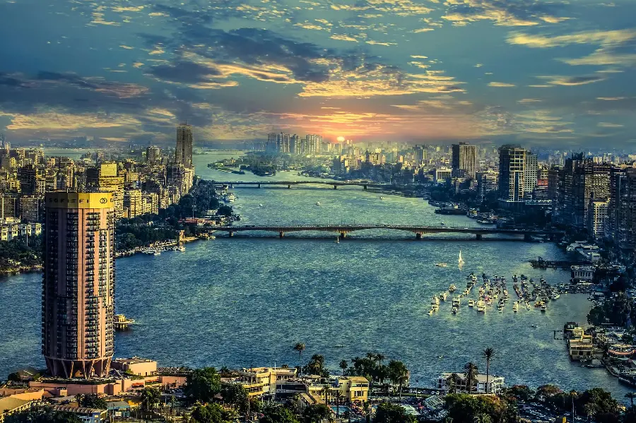 عکس پروفایل شگفت انگیز با طرح غروب خورشید در رود نیل