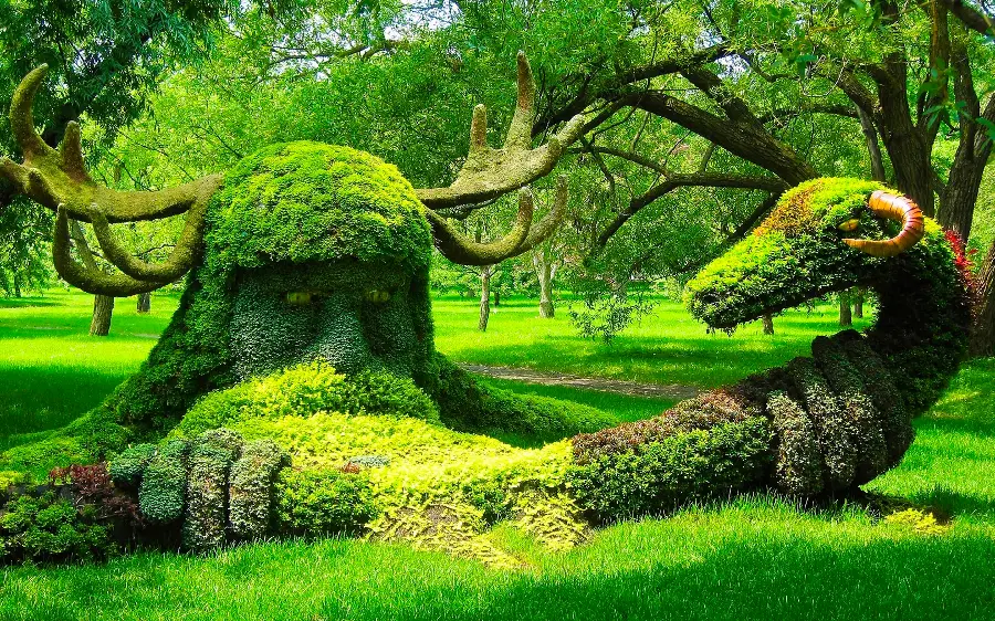 عکس پروفایل هنری در طبیعت جنگلی و عکس منظره مجسمەهای ساختە شدە با گیاهان باکیفیت FUII HD