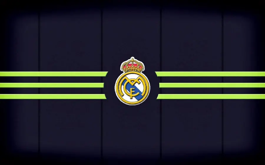 پس زمینە کوچک از لوگوی رئال مادرید با سە خط سبز در سمت راست و چپ