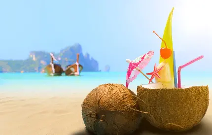 تصویر دیجیتالی درخشان از نوشیدنی نارگیلی با جزئیات زیبا و منحصر به فرد در ساحل