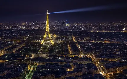 دانلود عکس شاهکار از شهر پاریس نماد فرهنگ فرانسە در شب و برج ایفل در قلبش