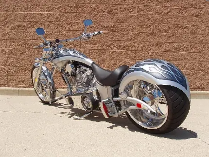 دانلود عکس زمینە یونیک از موتور سیکلت سفارشی جدید و سنگین باکیفیت HD