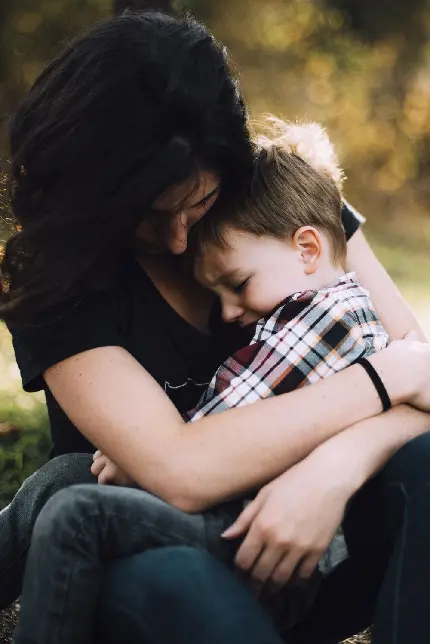 جدید ترین تصویر آغوش مادر و فرزند برای پست اینستاگرام 