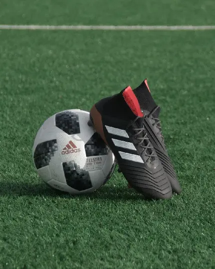 جدید ترین تصویر فوتبالی با طرح کفش و توپ فوتبال برای پروفایل 