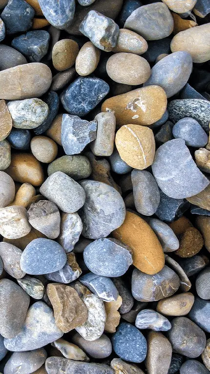 تصویر زمینه سنگ های صیقلی ساحل دریا برای گوشی نوکیا Nokia 110