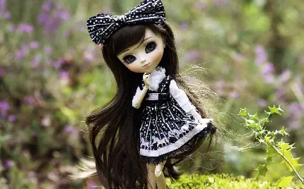 عروسک دختر خوشگل با تیپ سیاه سفید جذاب 2022