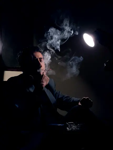 تصویر مرد متفکر سیگاری برای ساخت عکس نوشته 