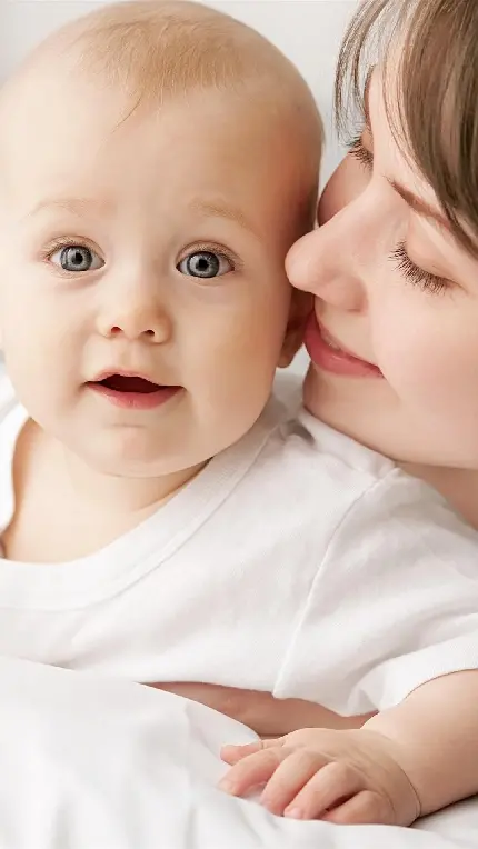تصویر مادر و بچه با کیفیت عالی برای پست اینستاگرام 