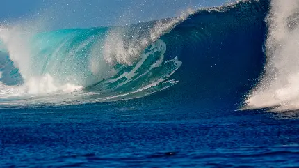 جدیدترین تصویر زمینه 12K تابستونی موج عظیم دریا برای ویندوز
