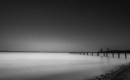 دانلود عکس استوک سیاه و سفید از دریا با کیفیت HD 