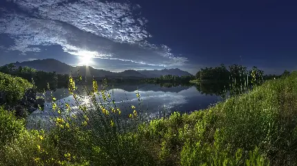 باکیفیت ترین عکس HD طبیعت بکر اطراف دریاچه زیبا