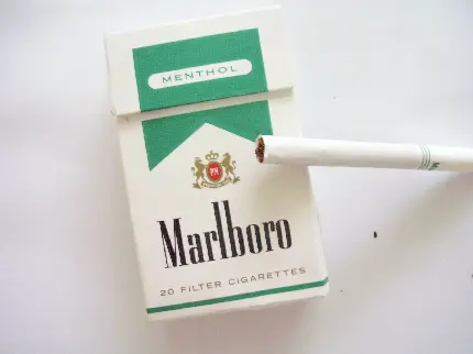 والپیپر اچ دی و زیبا از سیگار مارلبرو با کاور سبز