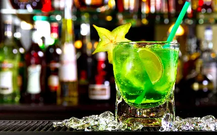 والپیپر چشمگیر از نوشیدنی سبز رنگ ویژه و لاکچری 2022