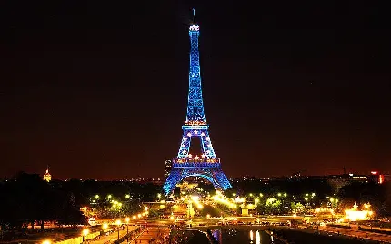 عکس پروفایل زرق و برق‌دار خاص اینستاگرام از نمای شهر پاریس در شب از مهد فرهنگ فرانسە باکیفیت بالا