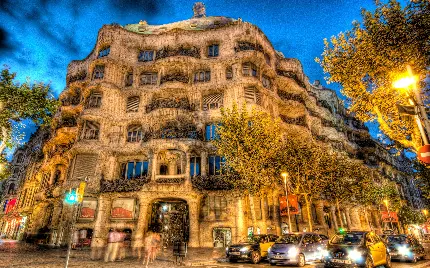 عکس استوک از عمارت معروف کازا میلا در بارسلونا باکیفیت بالا خاص زمینە لپ‌تاب