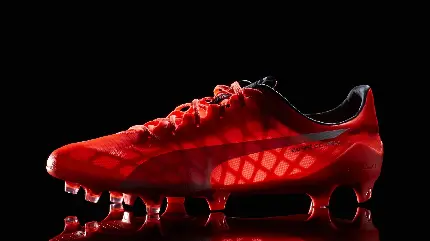 عکس جدید از کفش فوتبال Original به رنگ قرمز خاص 
