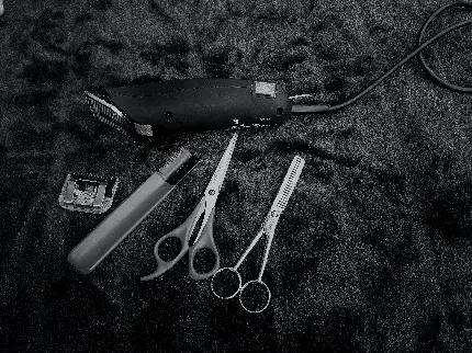 تصویر سیاه سفید HD از ابزار معروف آرایشگر مردانه