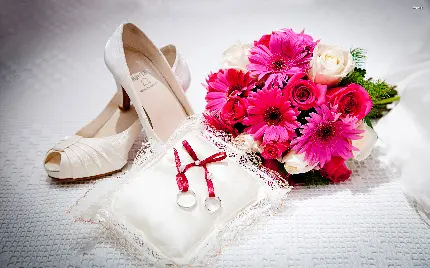 والپیپر جدید از حلقه عروسی در کنار گل و کفش خوشگل 
