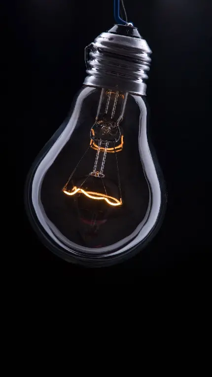 والپیپر استثنایی از لامپ در زمینه مشکی برای ویندوز 11