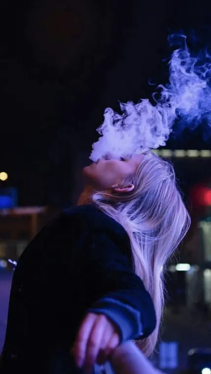 دانلود عکس پروفایل دخترونه سیگاری با کیفیت 8k 
